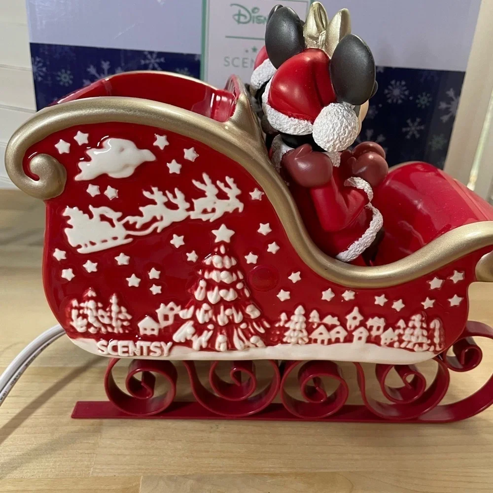 Scentsy Disney Holiday Mickey & Minnie Sleigh Warmer
